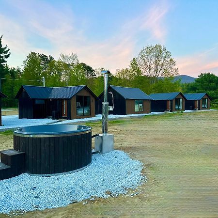 Emrose Luxury Cabins Brandon Esterno foto
